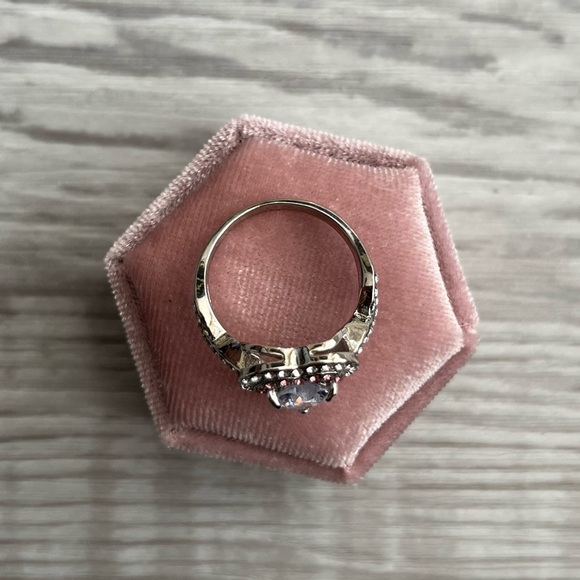 Crystal Heart Pink Ring - Size 8 - Picture 3 of 3